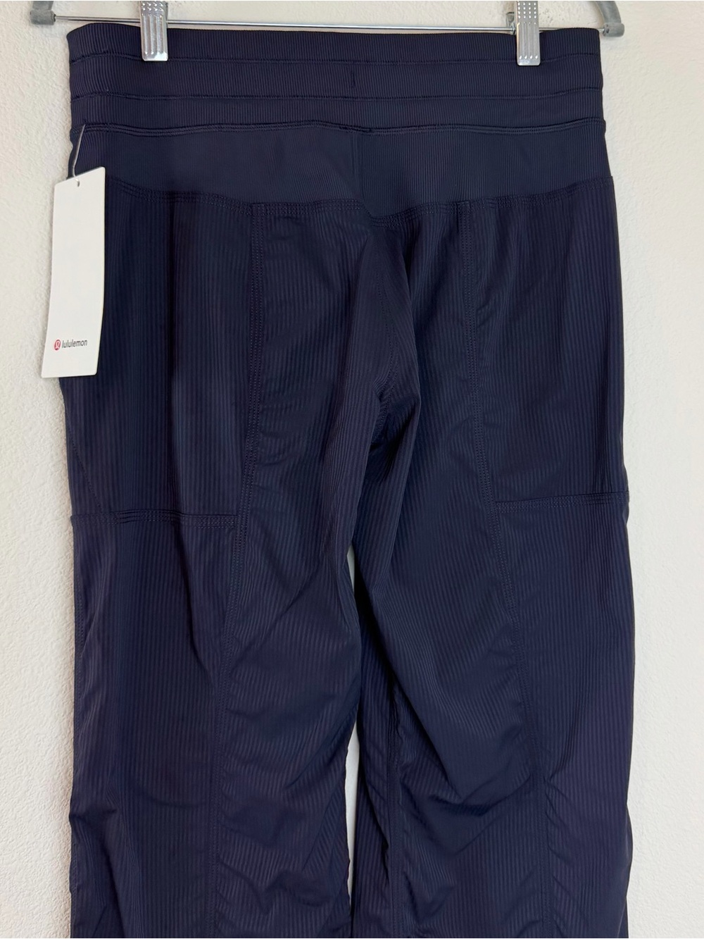Lululemon Dance Studio Mid-Rise Pant Regular
in Black Night Size 6 - Picture 11 of 16